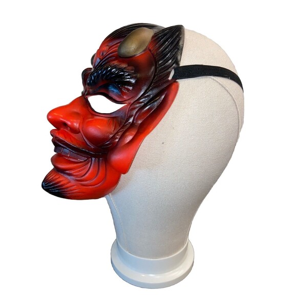 Classic 10r Adjustable Halloween Costume Mask - Picture 3 of 9